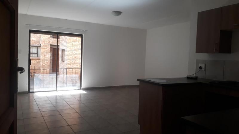 To Let 3 Bedroom Property for Rent in Groblerpark Gauteng