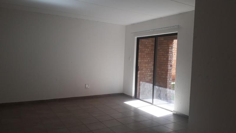 To Let 3 Bedroom Property for Rent in Groblerpark Gauteng