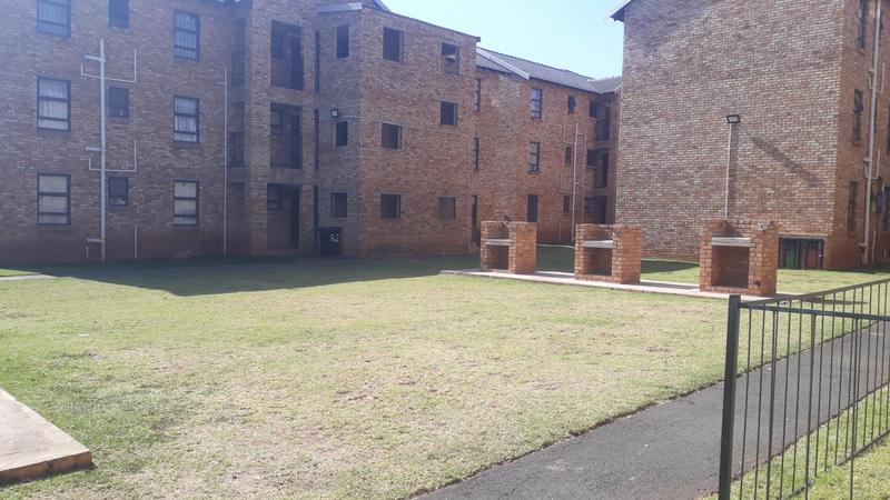 To Let 3 Bedroom Property for Rent in Groblerpark Gauteng