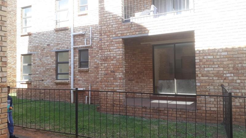 To Let 3 Bedroom Property for Rent in Groblerpark Gauteng