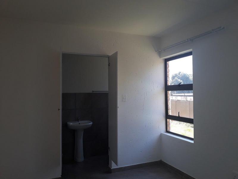 2 Bedroom Property for Sale in Groblerpark Gauteng