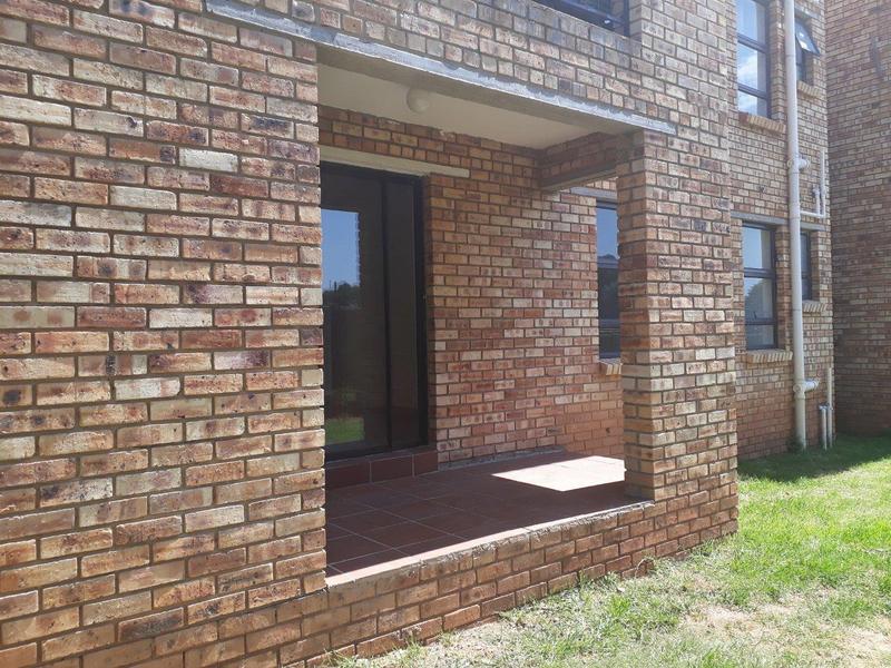 2 Bedroom Property for Sale in Groblerpark Gauteng