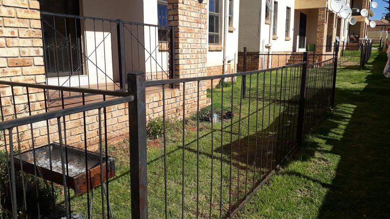 2 Bedroom Property for Sale in Lindhaven Gauteng