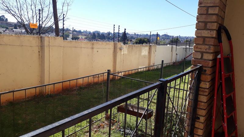 2 Bedroom Property for Sale in Lindhaven Gauteng