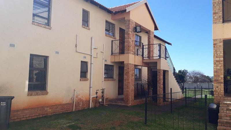 2 Bedroom Property for Sale in Lindhaven Gauteng