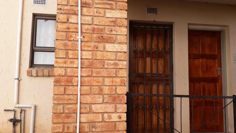 2 Bedroom Property for Sale in Lindhaven Gauteng