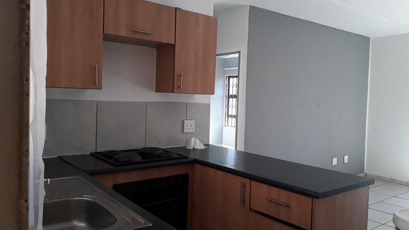 2 Bedroom Property for Sale in Lindhaven Gauteng