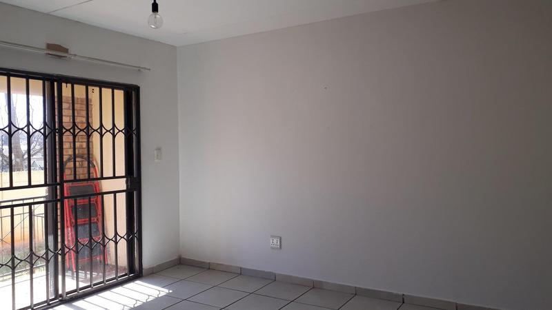 2 Bedroom Property for Sale in Lindhaven Gauteng