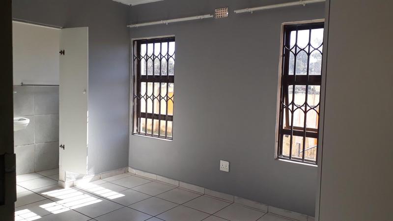 2 Bedroom Property for Sale in Lindhaven Gauteng