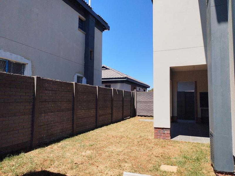 To Let 4 Bedroom Property for Rent in Albertsdal Gauteng