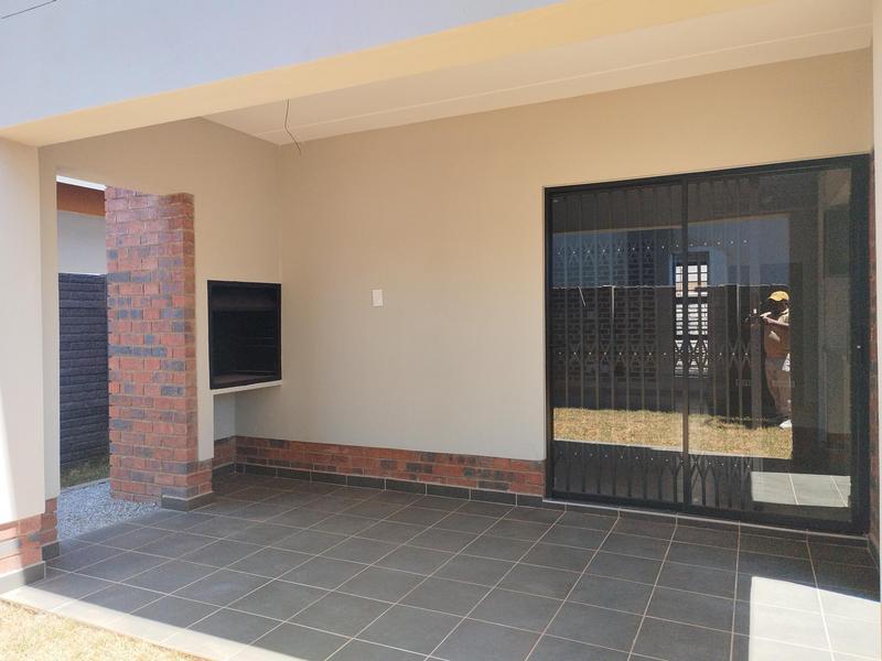 To Let 4 Bedroom Property for Rent in Albertsdal Gauteng