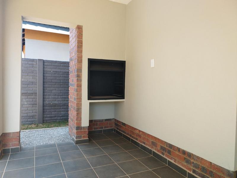 To Let 4 Bedroom Property for Rent in Albertsdal Gauteng