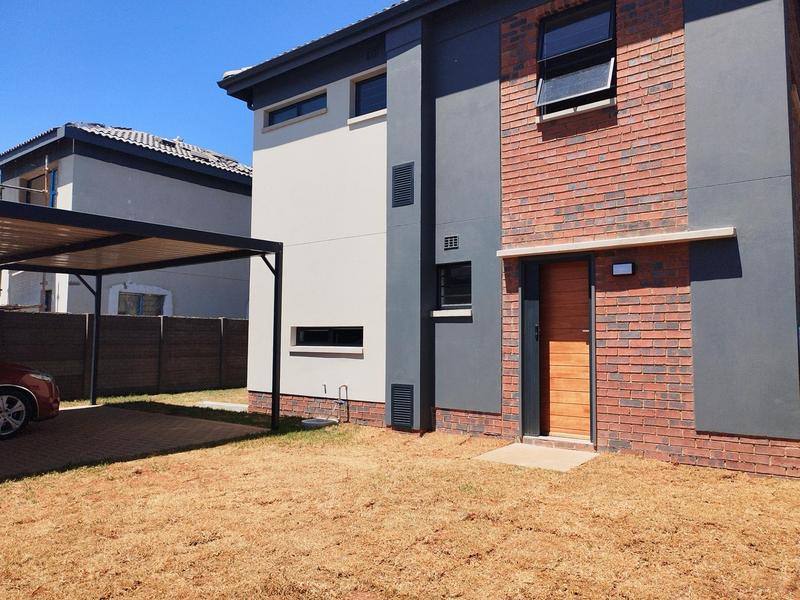 To Let 4 Bedroom Property for Rent in Albertsdal Gauteng