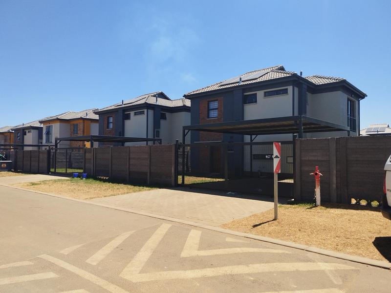 To Let 4 Bedroom Property for Rent in Albertsdal Gauteng