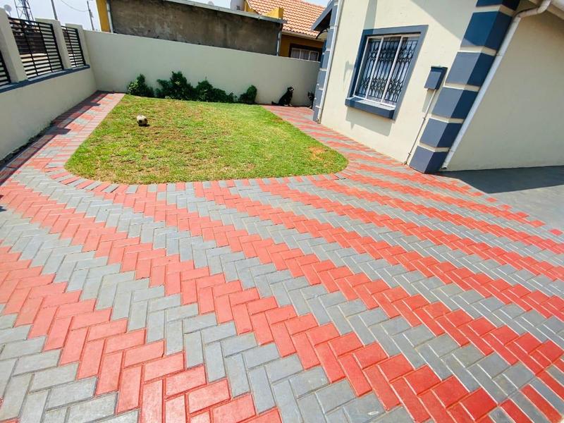 2 Bedroom Property for Sale in Buhle Park Gauteng