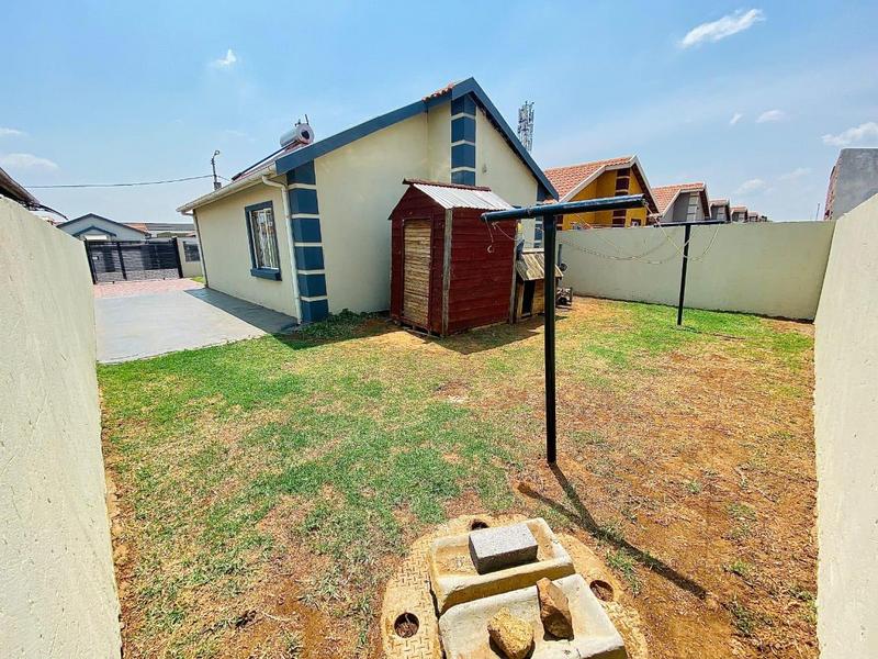 2 Bedroom Property for Sale in Buhle Park Gauteng