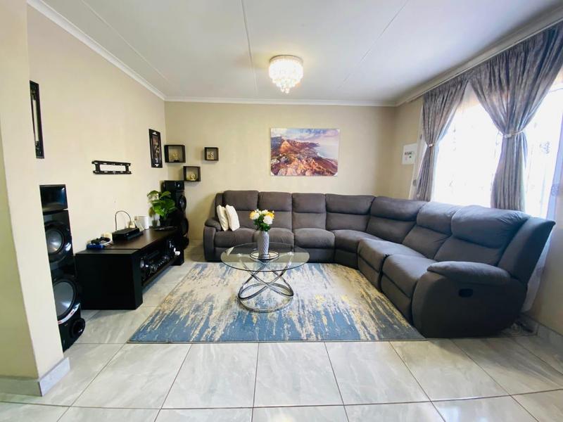 2 Bedroom Property for Sale in Buhle Park Gauteng