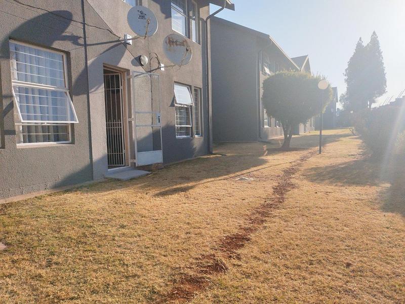 2 Bedroom Property for Sale in Ridgeway A Gauteng