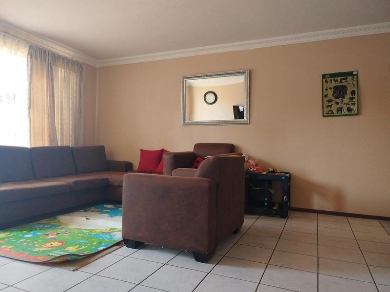 2 Bedroom Property for Sale in Ridgeway A Gauteng