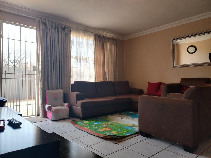 2 Bedroom Property for Sale in Ridgeway A Gauteng