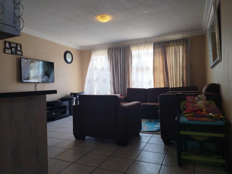 2 Bedroom Property for Sale in Ridgeway A Gauteng