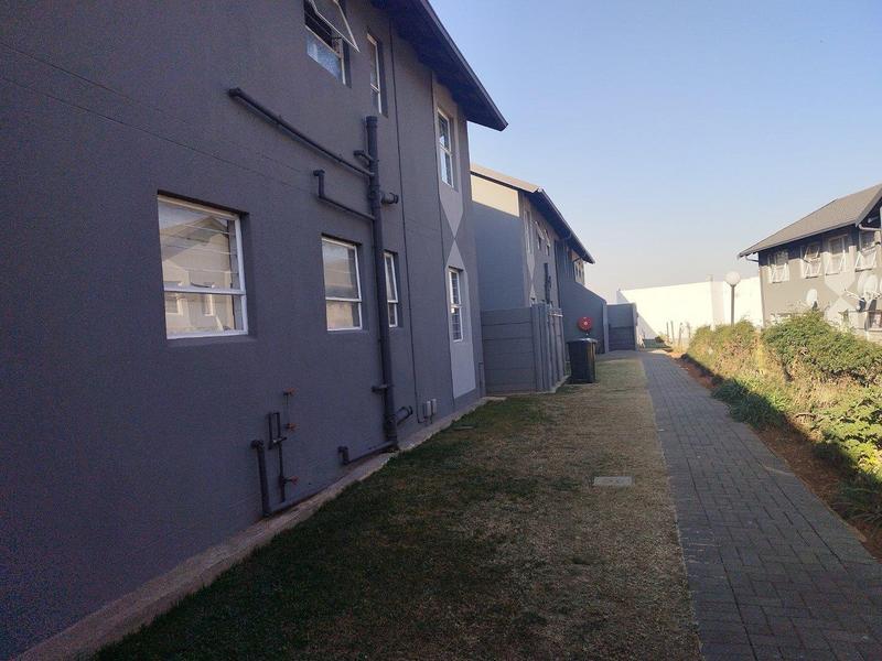 2 Bedroom Property for Sale in Ridgeway A Gauteng