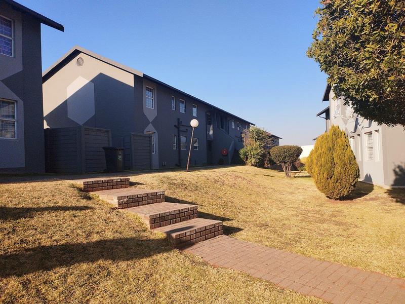 2 Bedroom Property for Sale in Ridgeway A Gauteng