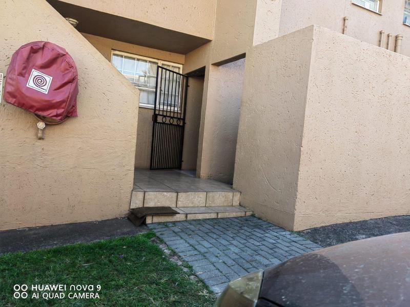 2 Bedroom Property for Sale in Lindhaven Gauteng