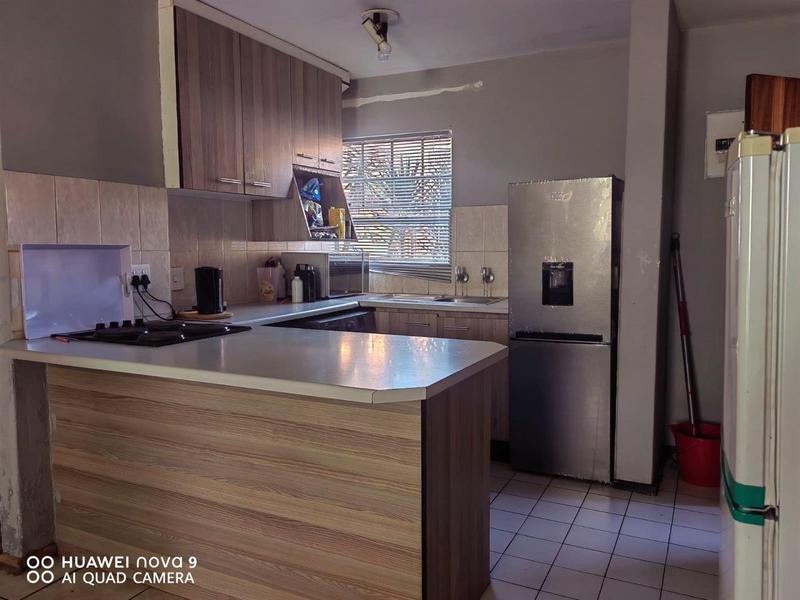 2 Bedroom Property for Sale in Lindhaven Gauteng