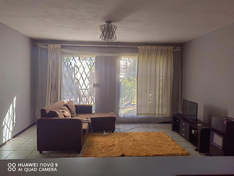 2 Bedroom Property for Sale in Lindhaven Gauteng