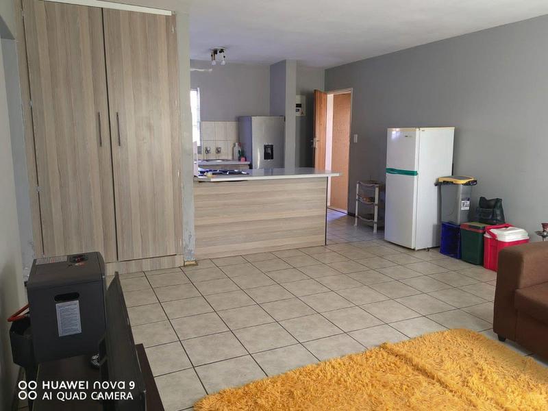 2 Bedroom Property for Sale in Lindhaven Gauteng