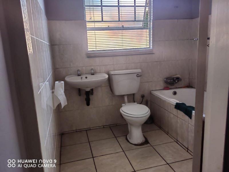 2 Bedroom Property for Sale in Lindhaven Gauteng