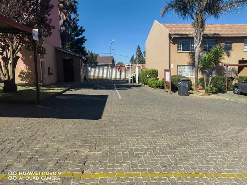 2 Bedroom Property for Sale in Lindhaven Gauteng