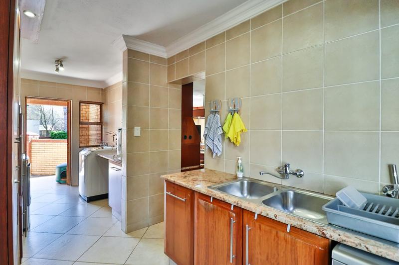 5 Bedroom Property for Sale in Midstream Estate Gauteng