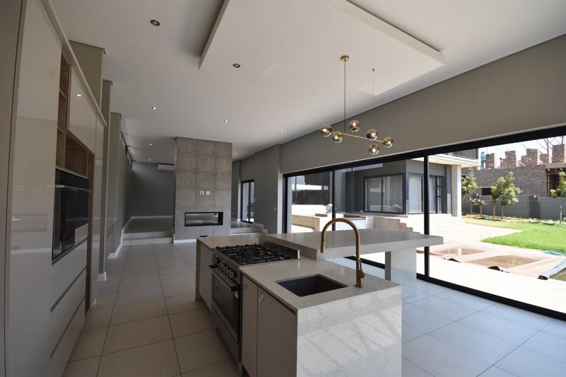 5 Bedroom Property for Sale in Midstream Estate Gauteng