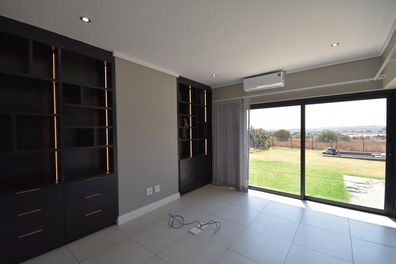 5 Bedroom Property for Sale in Midstream Estate Gauteng