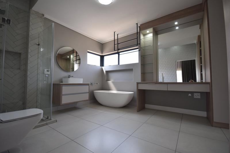 5 Bedroom Property for Sale in Midstream Estate Gauteng