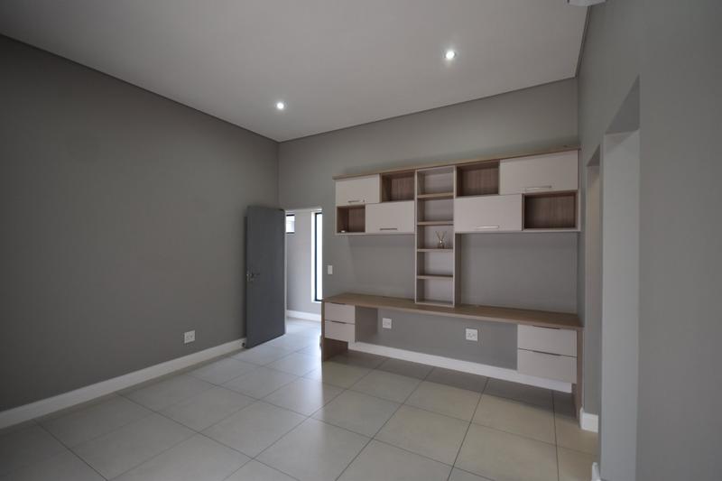 5 Bedroom Property for Sale in Midstream Estate Gauteng