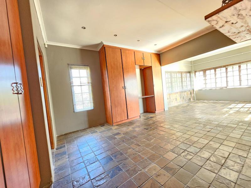 6 Bedroom Property for Sale in Muldersdrift Gauteng