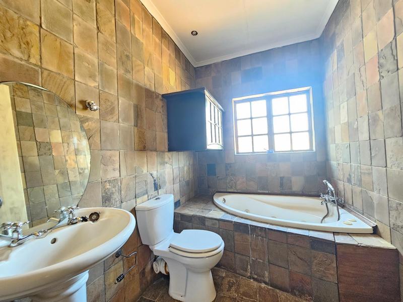 6 Bedroom Property for Sale in Muldersdrift Gauteng