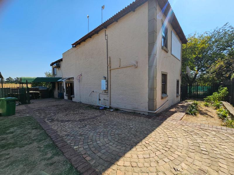 6 Bedroom Property for Sale in Muldersdrift Gauteng