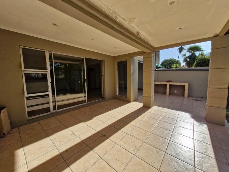 To Let 4 Bedroom Property for Rent in Bedfordview Gauteng