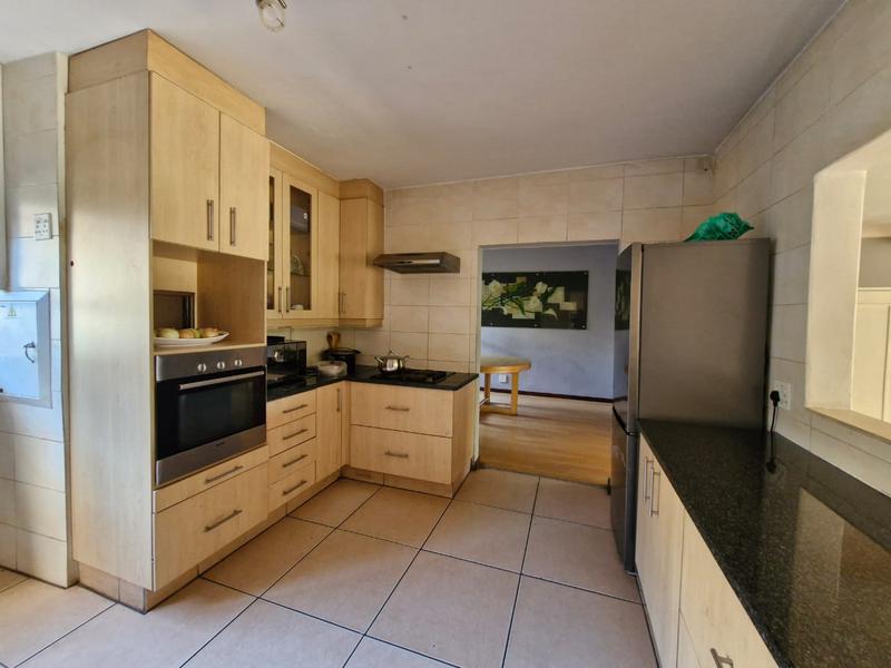 To Let 4 Bedroom Property for Rent in Bedfordview Gauteng