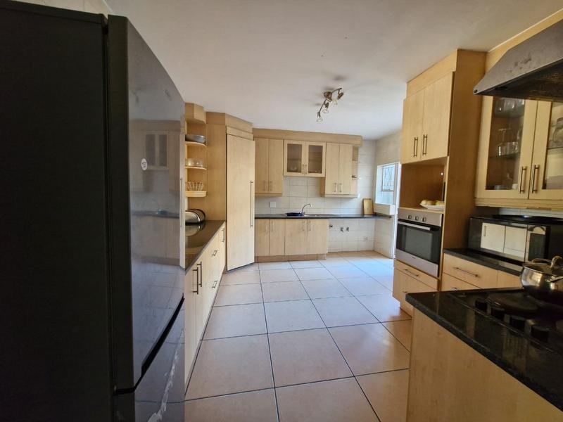 To Let 4 Bedroom Property for Rent in Bedfordview Gauteng