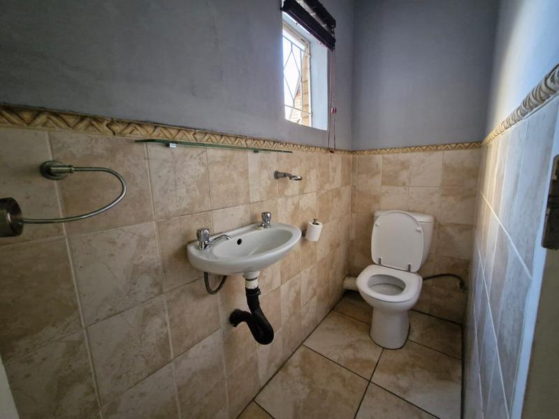 To Let 4 Bedroom Property for Rent in Bedfordview Gauteng