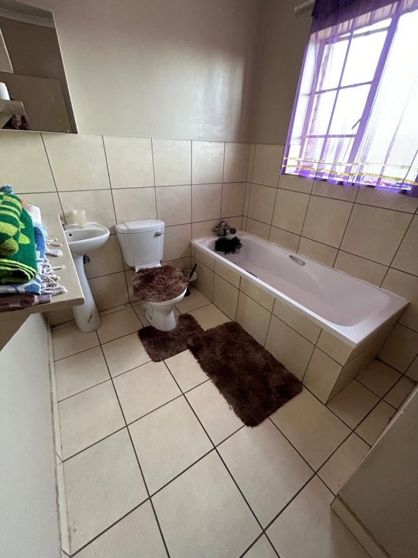 3 Bedroom Property for Sale in Annlin Gauteng