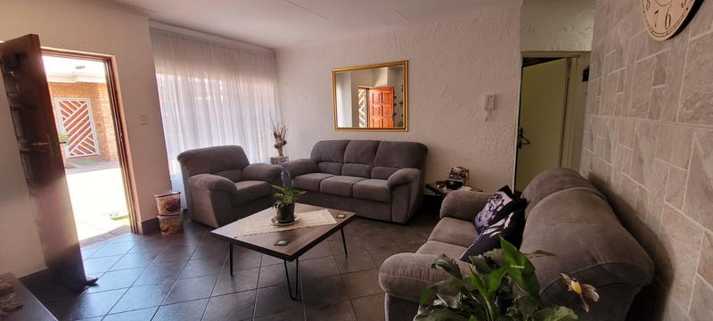 3 Bedroom Property for Sale in New Redruth Gauteng