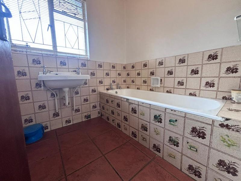 5 Bedroom Property for Sale in Sophiatown Gauteng