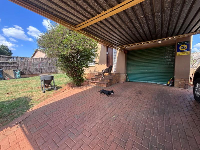 5 Bedroom Property for Sale in Sophiatown Gauteng