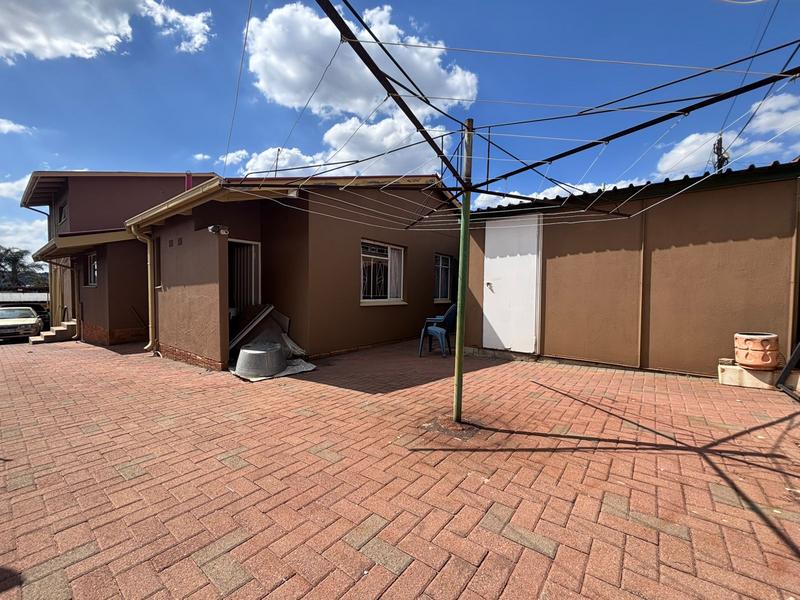 5 Bedroom Property for Sale in Sophiatown Gauteng